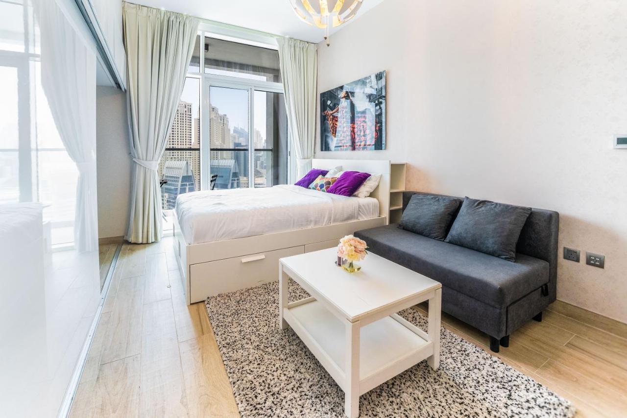 Fam Living - Marina Marvel - Studio Apartment With Breathtaking Views In Studio One Tower Dubai Exterior photo