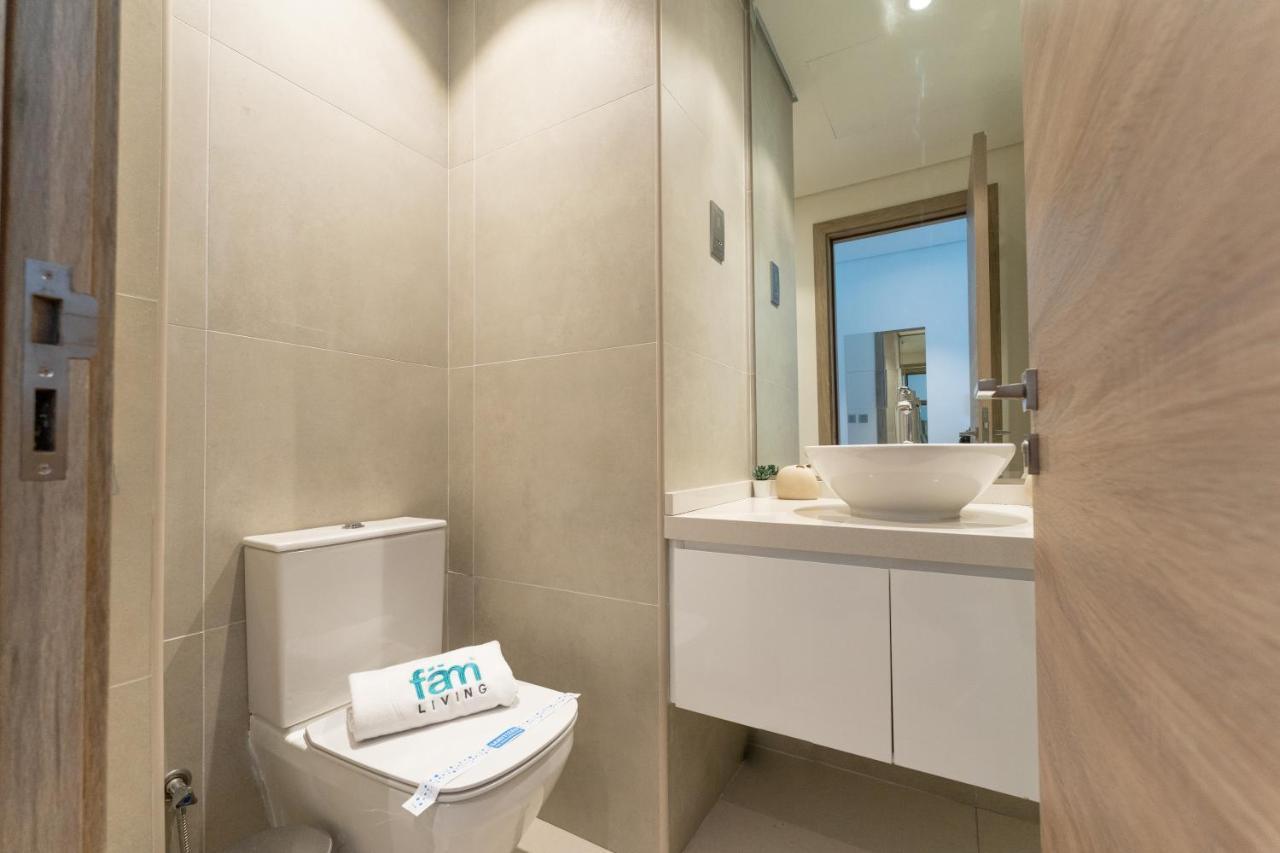 Fam Living - Marina Marvel - Studio Apartment With Breathtaking Views In Studio One Tower Dubai Exterior photo