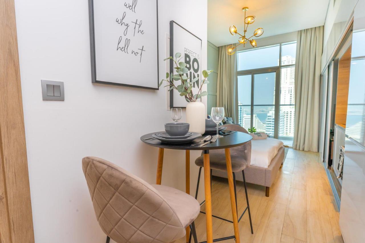 Fam Living - Marina Marvel - Studio Apartment With Breathtaking Views In Studio One Tower Dubai Exterior photo